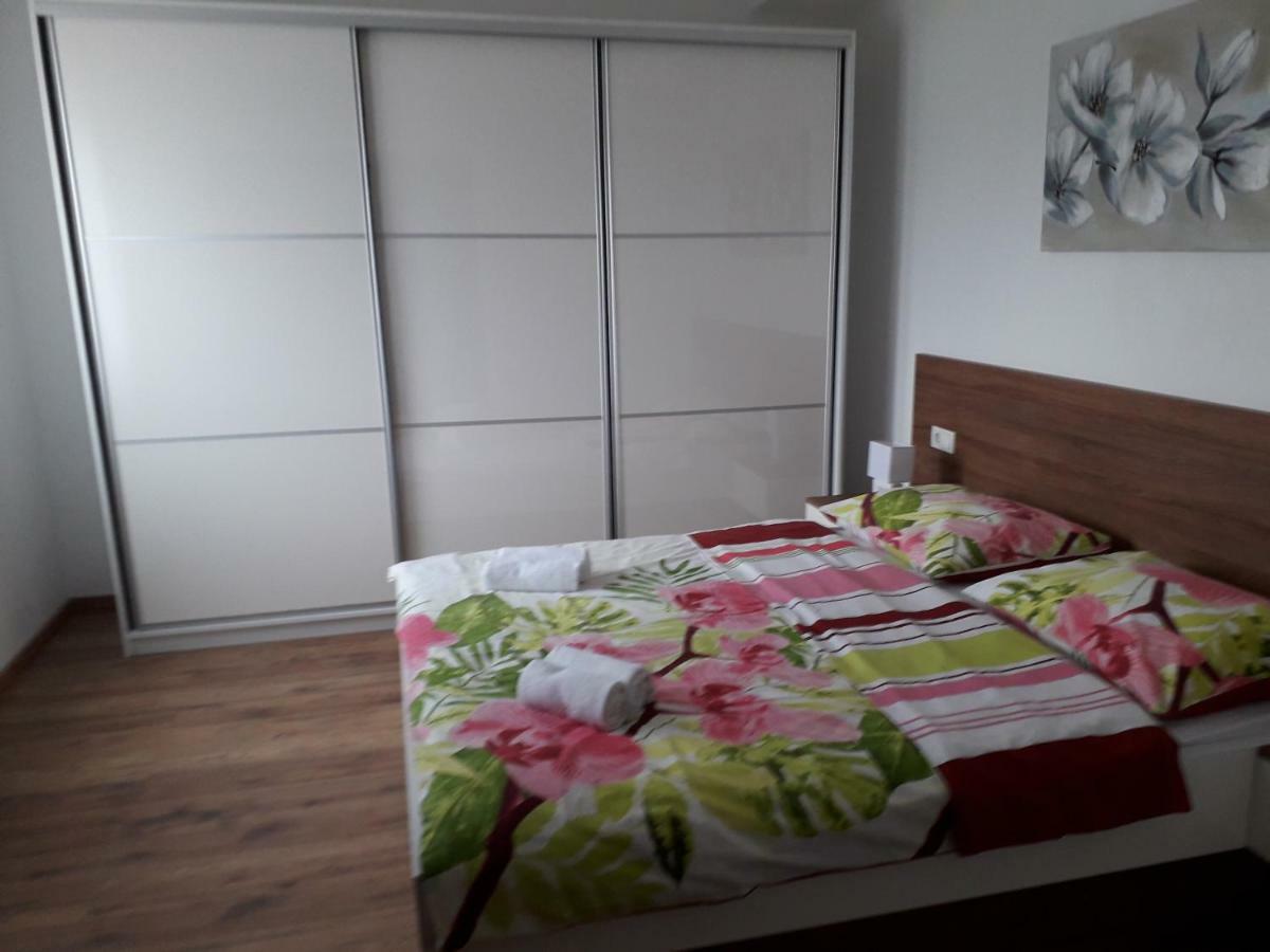 Sandra -Lopar Exteriör bild